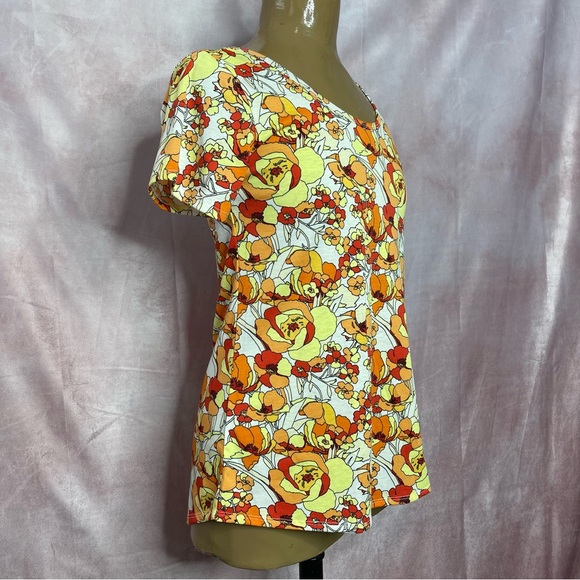 LuLaRoe Classic Tee Orange/Yellow/Rust Floral NWT Sizes XS & S - Picture 5 of 10